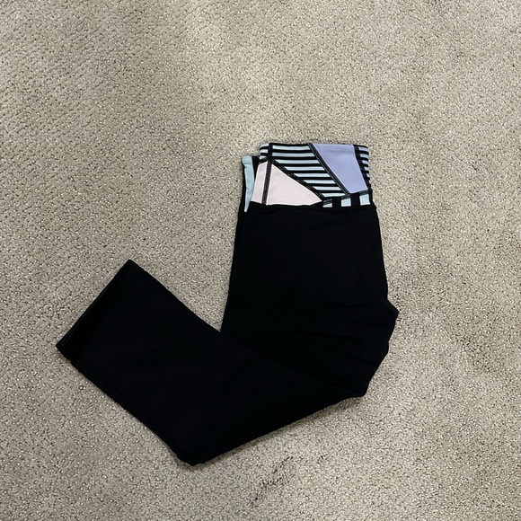 Lululemon capri legging stripes size 6 - Picture 4 of 7